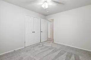 424 Legends Dr, Lewisville, TX 75057 - Photo 16