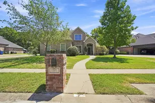 1207 Oak Crk Dr, Ennis, TX 75119 - Photo 8