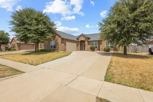 302 Kaylee Way, Red Oak, TX 75154 - Photo 2