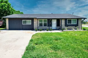 2221 Marilyn Ln, Arlington, TX 76010 - Photo 1