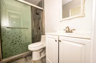 2221 Marilyn Ln, Arlington, TX 76010 - Photo 6