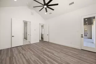 2119 Middlewood Cir, Granbury, TX 76049 - Photo 18
