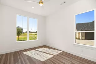 2119 Middlewood Cir, Granbury, TX 76049 - Photo 24