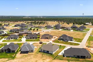 2119 Middlewood Cir, Granbury, TX 76049 - Photo 34