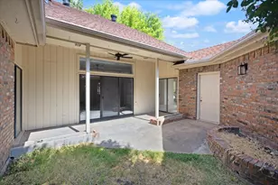 3637 Bluegrass Dr, Grand Prairie, TX 75052 - Photo 32