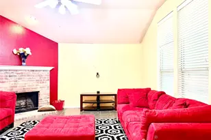 193 Rolling Ct, Lancaster, TX 75146 - Photo 2