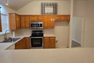 2205 Chapman Dr, Carrollton, TX 75010 - Photo 8