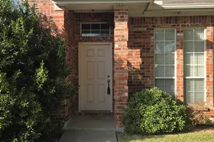 2205 Chapman Dr, Carrollton, TX 75010 - Photo 2