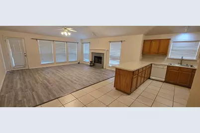 2205 Chapman Drive, Carrollton, TX 75010 - Photo 4