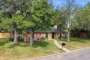 3016 Arapaho Rd, Commerce, TX 75429 - Photo 2