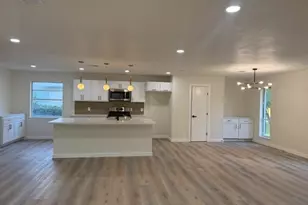 12911 Mitchwin Rd, Farmers Branch, TX 75234 - Photo 4