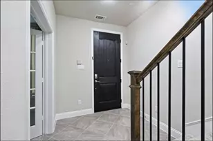 297 Scotia St, Lewisville, TX 75056 - Photo 4