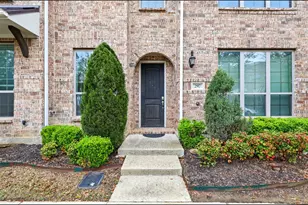 297 Scotia St, Lewisville, TX 75056 - Photo 2