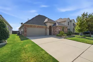 15021 Ravens Wy, Fort Worth, TX 76262 - Photo 2