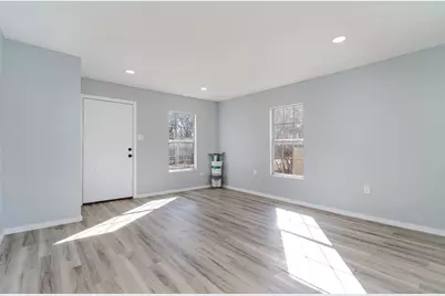 4739 Stokes Street, Dallas, TX 75216 - Photo 2