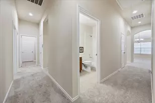 5907 Lantern Ln, Grand Prairie, TX 75052 - Photo 20