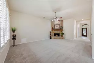 5907 Lantern Ln, Grand Prairie, TX 75052 - Photo 10