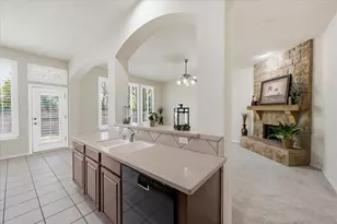 5907 Lantern Ln, Grand Prairie, TX 75052 - Photo 14