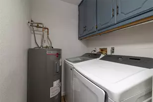 300 Broadway St, Whitesboro, TX 76273 - Photo 22