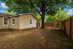 300 Broadway St, Whitesboro, TX 76273 - Photo 26