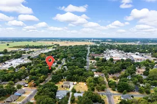 300 Broadway St, Whitesboro, TX 76273 - Photo 32