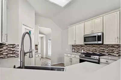 1049 Broken Spoke Drive, Little Elm, TX 75068 - Photo 10