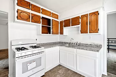 214 E Woodland Street, Collinsville, TX 76233 - Photo 8