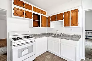 214 E Woodland St, Collinsville, TX 76233 - Photo 8