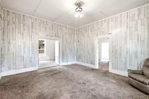 214 E Woodland St, Collinsville, TX 76233 - Photo 4