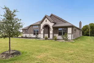 705 Windward Ct, Lowry Crossing, TX 75069 - Photo 2