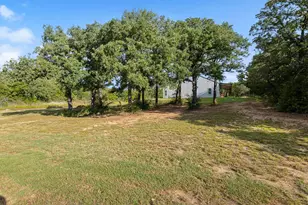 335 Ponderosa St, Bowie, TX 76230 - Photo 14