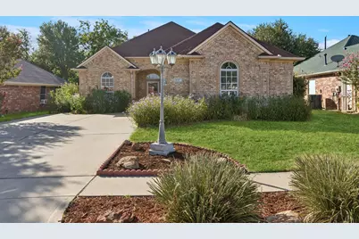 1727 Ridgecrest Drive, Cleburne, TX 76033 - Photo 1