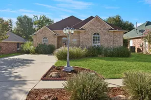 1727 Ridgecrest Dr, Cleburne, TX 76033 - Photo 1