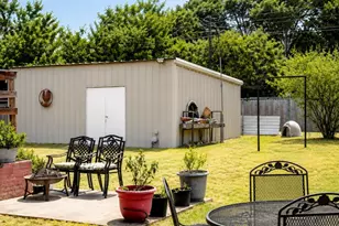 1022 Robin Rd, Oak Ridge, TX 75161 - Photo 22