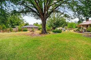 1022 Robin Rd, Oak Ridge, TX 75161 - Photo 24