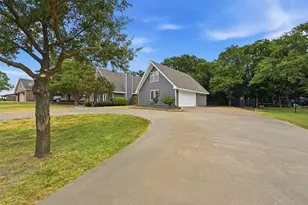 103 Pontiac Dr, Gainesville, TX 76240 - Photo 4