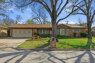 1760 Acorn Ln, Hurst, TX 76054 - Photo 2
