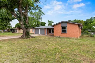 13634 Pyramid Dr, Farmers Branch, TX 75234 - Photo 2