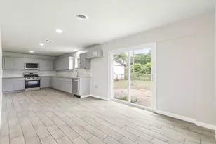 13634 Pyramid Dr, Farmers Branch, TX 75234 - Photo 8