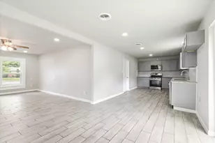 13634 Pyramid Dr, Farmers Branch, TX 75234 - Photo 10