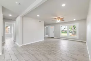 13634 Pyramid Dr, Farmers Branch, TX 75234 - Photo 6