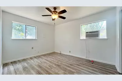 5429 Farnsworth Avenue, Fort Worth, TX 76107 - Photo 8