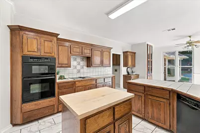 1628 Bedfordshire, Bedford, TX 76021 - Photo 14