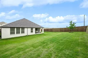 10544 Landry Blf Ln, Fort Worth, TX 76126 - Photo 32