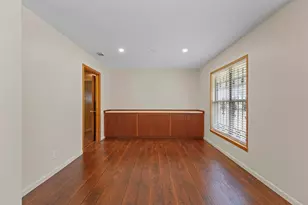 223 N Crest St, Lancaster, TX 75146 - Photo 6