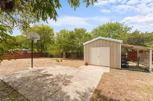 223 N Crest St, Lancaster, TX 75146 - Photo 24