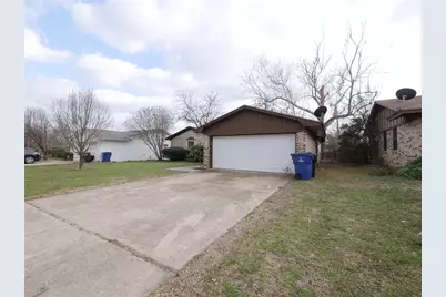2702 Shawn Drive, Denison, TX 75020 - Photo 2