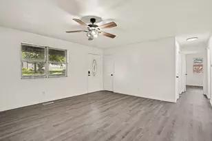 4305 Lucero Dr, Granbury, TX 76048 - Photo 4