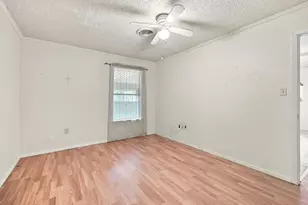 503 N College St, Whitesboro, TX 76273 - Photo 18