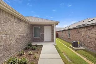 2549 Guineas Ln, Aubrey, TX 76227 - Photo 2